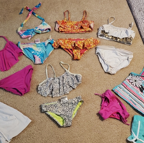 Swimsuits,  girls size 4 / 5 - Picture 1 of 4